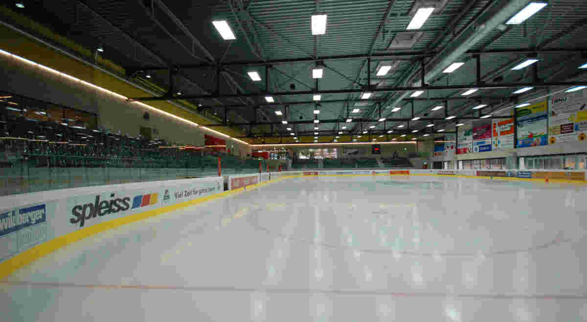 Web Schaffhausen Iwc Eissportanlage Arena Foto5